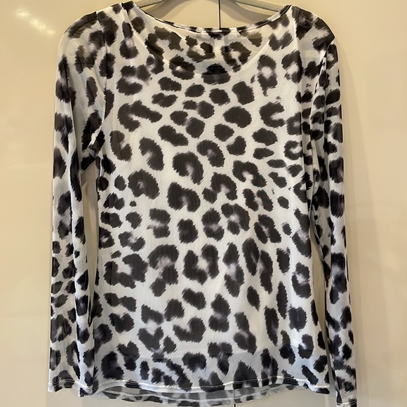 White House Black Market Animal Print Top - Picture 3 of 3